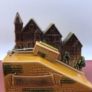 San Francisco Moving Trolley Music Box by Westland Vintage (1980) Painted Ladies